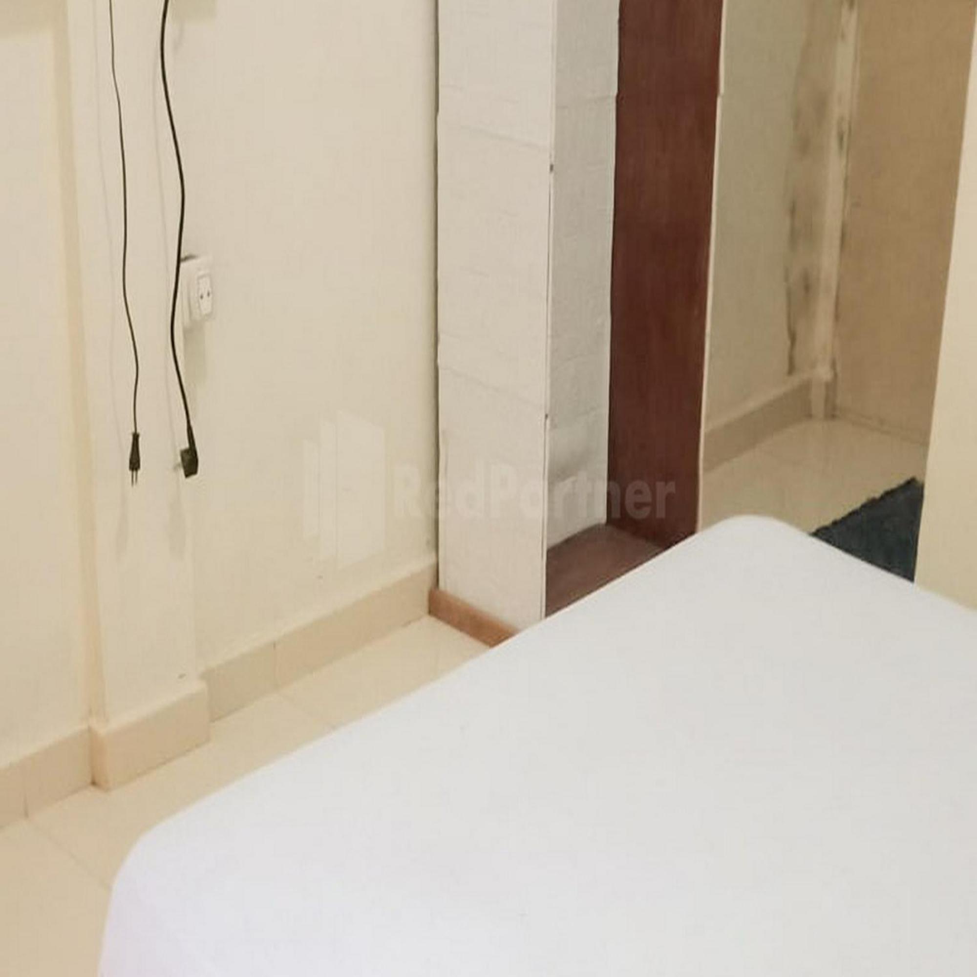Wisma Pinggir Mitra Reddoorz Tanjungpinang Zewnętrze zdjęcie